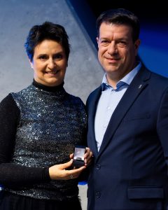 Prejemnica prstana CZS, Katarina Andlovic in predsednik ICU Europe, Aljaž Britvič